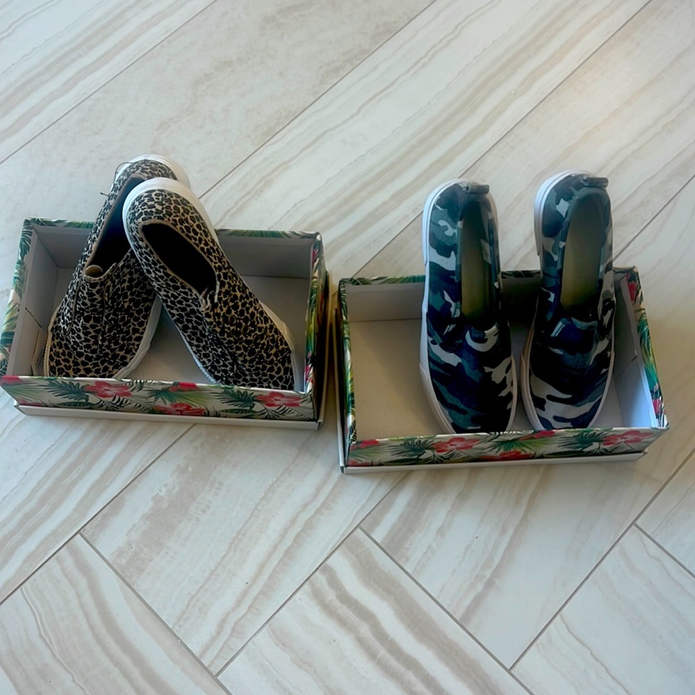 Tommy Bahama sneakers